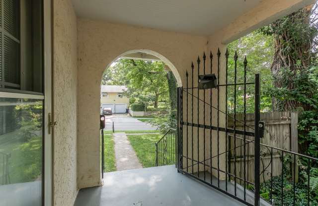 5834 Virginia Avenue Gallery 3