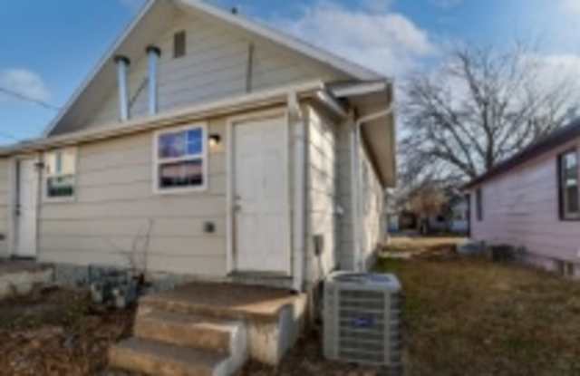 704 E Boston St photos photos