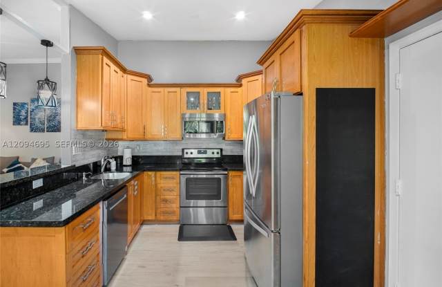 23361 Country Club Dr W Gallery 4