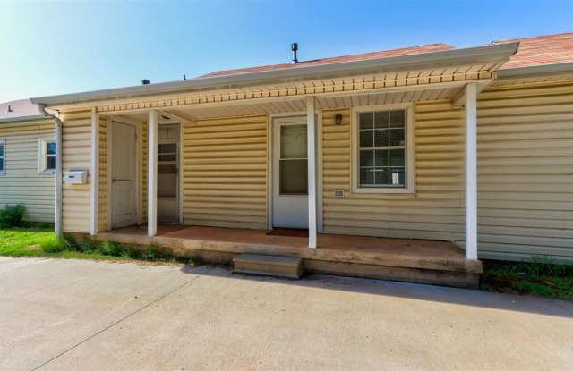 205 1/2 S Duck Street photos photos