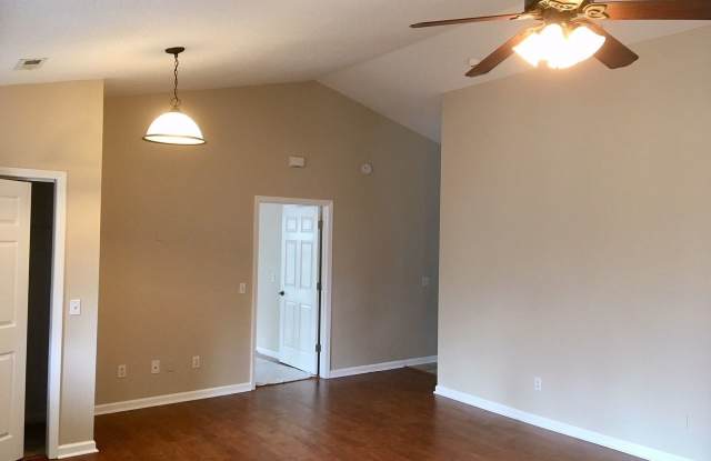 3166 Oak Drive Gallery 4