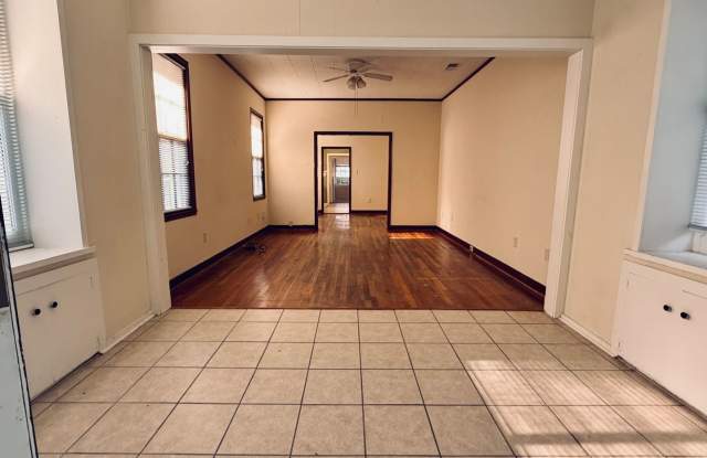 Charming 4-Bedroom Cottage Near Government Street – Classic Baton Rouge Charact Gallery 3