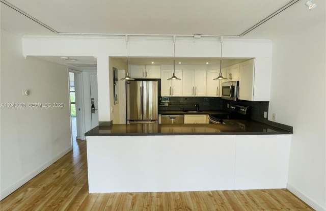 1650 NE 115th St photos photos