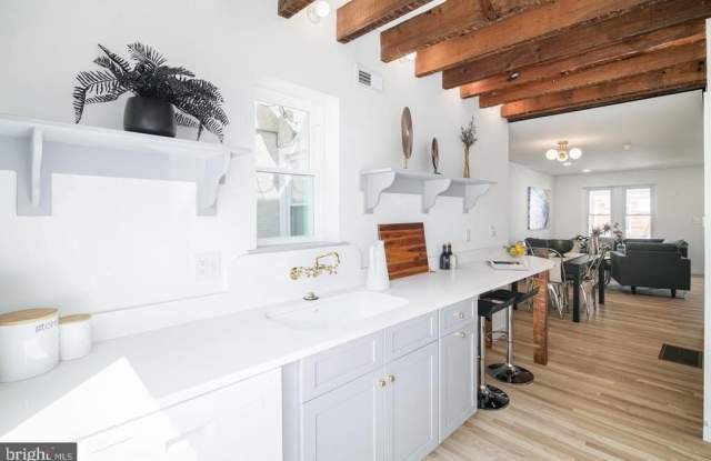 320 IONA AVENUE photos photos