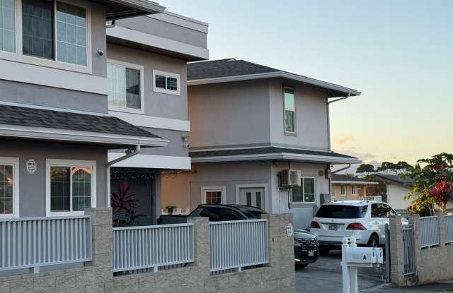 All Utilities Included! Fully Furnished 2-Bedroom / 1.5-Bath Split-Level Rental in Upper Pearl City – Stunning Pearl Harbor Views photos photos