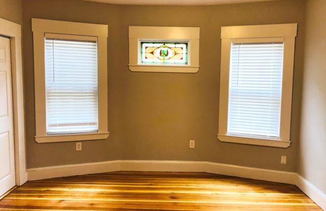 Newly Renovated 3-Bedroom – Steps from Ronan Park – ONE MONTH FREE! Gallery 4