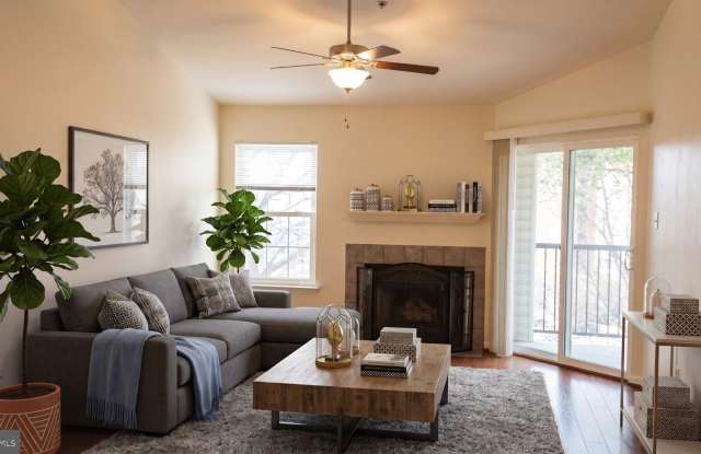 3307 WYNDHAM Circle Gallery 1