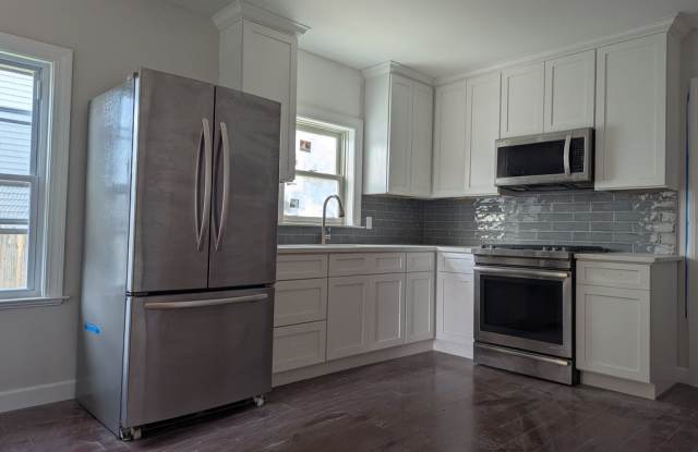 71 Trowel St - 71 Trowel Street, Bridgeport, CT 06607
