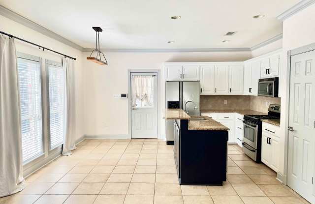 10327 Springvalley Avenue Gallery 3