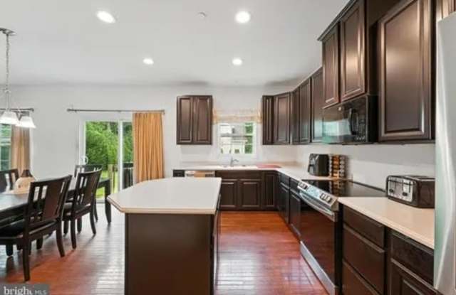 156 Thomas Jefferson Terrace Gallery 3