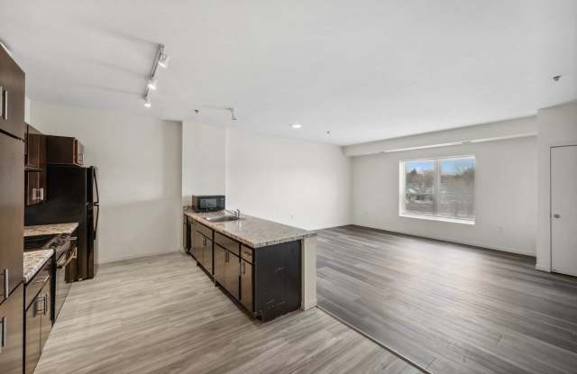 Broadway Flats Gallery 3