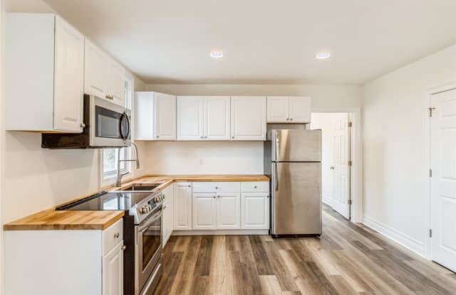 172 Terry Road - 172 Terry Road, Smithtown, NY 11787