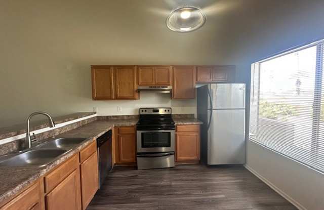 1 bedroom with loft - or 2nd bedroom - w/d included - open w/light - 4828 West Orangewood Avenue, Glendale, AZ 85301