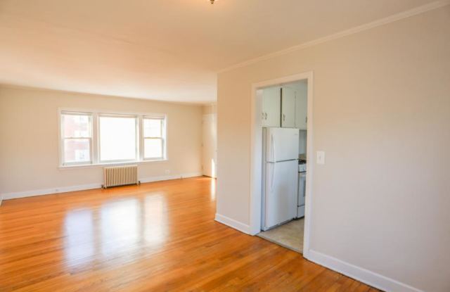 1219 West Harvard Ter. Gallery 1