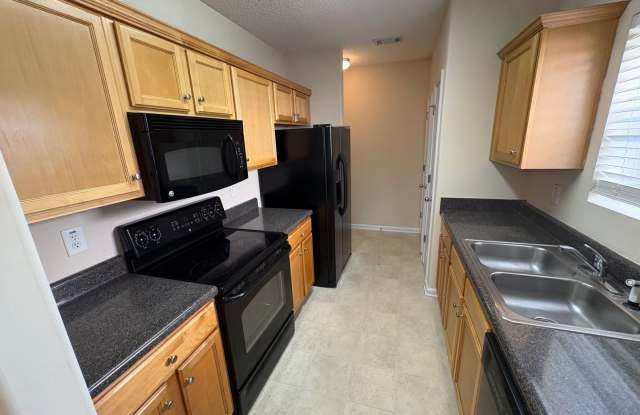 BRIDGEWATER HOME! PRE-LEASING FOR AUGUST 1 2027! SIGN A LEASE TODAY & GET 1/2 OFF YOUR DEPOSIT! Gallery 4
