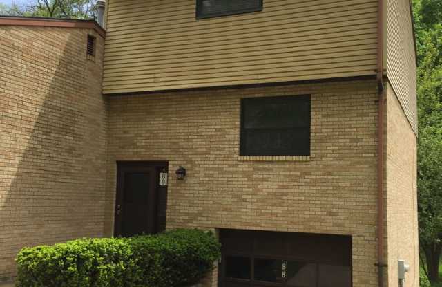 2 Bedroom Townhouse in Shaler photos photos