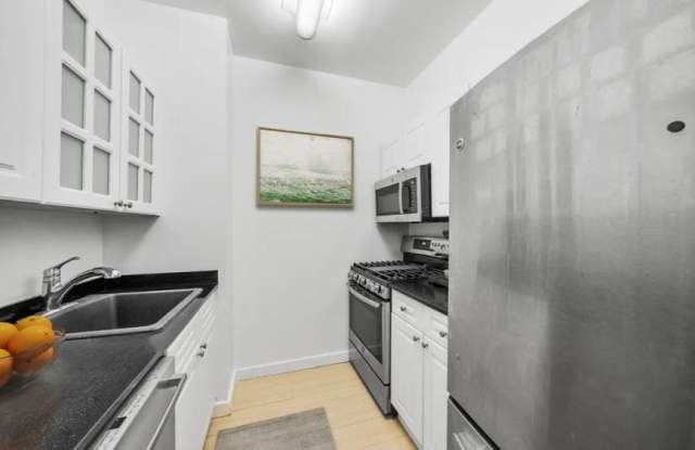 7 Washington St. Gallery 2