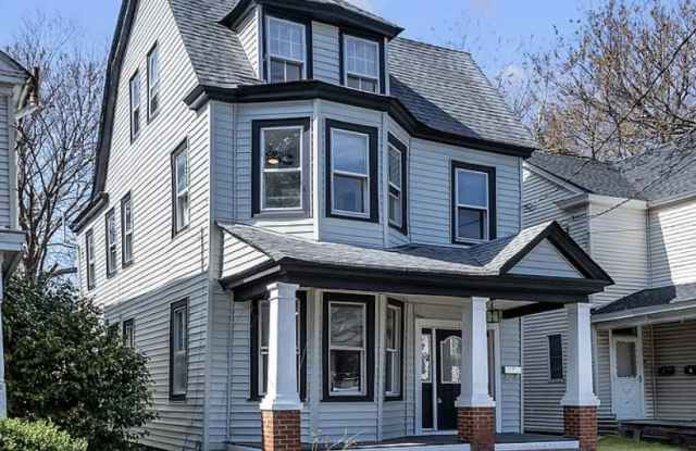 222 Maryland Avenue Gallery 1