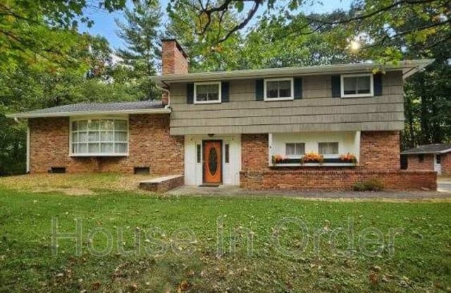 111 Oak Terrace Dr. - 111 Oak Terrace, Royal Pines, NC 28704