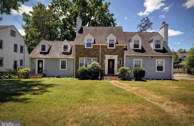 8016 OLD GEORGETOWN ROAD - 8016 Old Georgetown Road, Bethesda, MD 20814