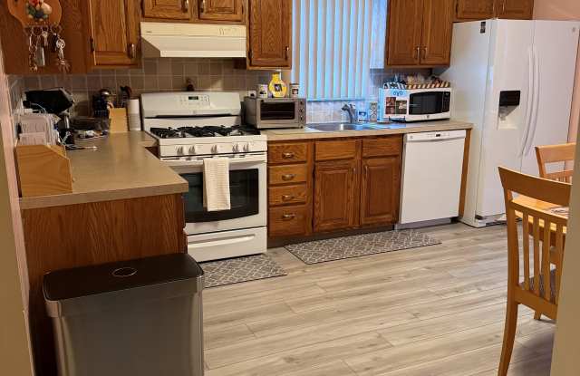 384 Fox Avenue - 384 Fox Avenue, Yonkers, NY 10704