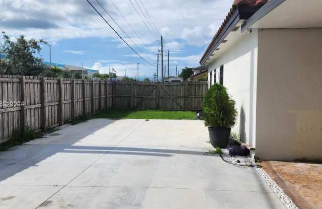 13201 SW 274th Ter photos photos