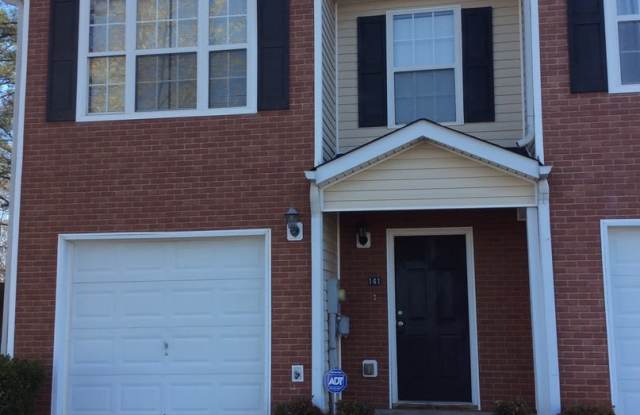141 Chastain Loop: 3 BR / 2.5 BA townhouse with private backyard and large deck. Only minutes to Bullsboro Drive and I-85. Available JUNE 2025! photos photos