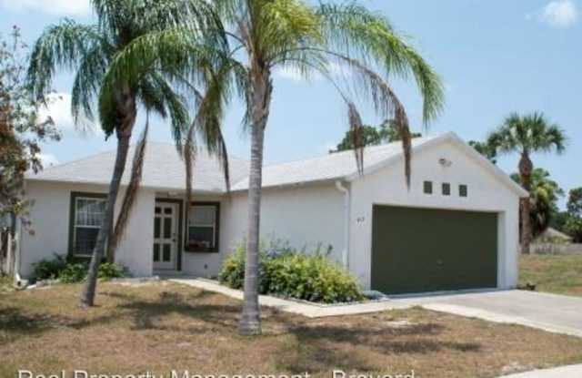 417 Highpoint Court - 417 High Point Ct, Melbourne, FL 32901