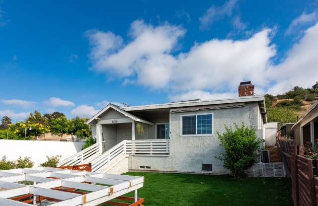 Remodeled Craftsman with Large Yard! photos photos