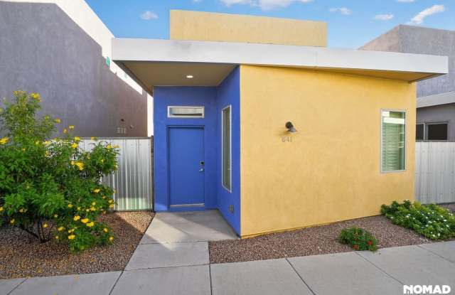 Charming 2BR plus Den, 2.5 Bathroom House in Tucson - 841 East Park Modern Drive, Tucson, AZ 85719
