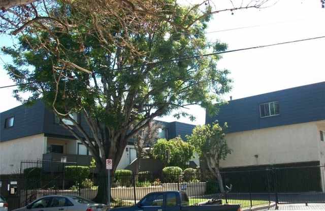 18550 Hatteras Street - 18550 Hatteras Street, Los Angeles, CA 91356 18550 Hatteras Street - 18550 Hatteras Street, Los Angeles, CA 91356