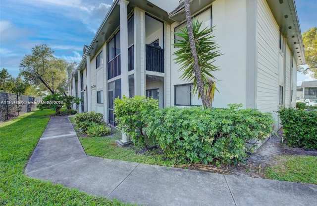 468 NE 206 LN photos photos