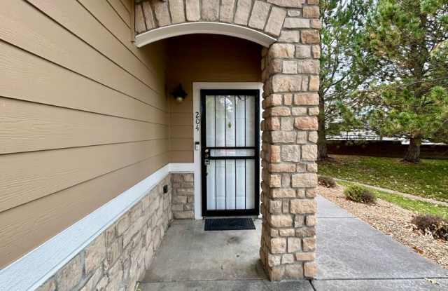Beautiful 3 Bedroom, End-Unit Condo in Westminster Gallery 4