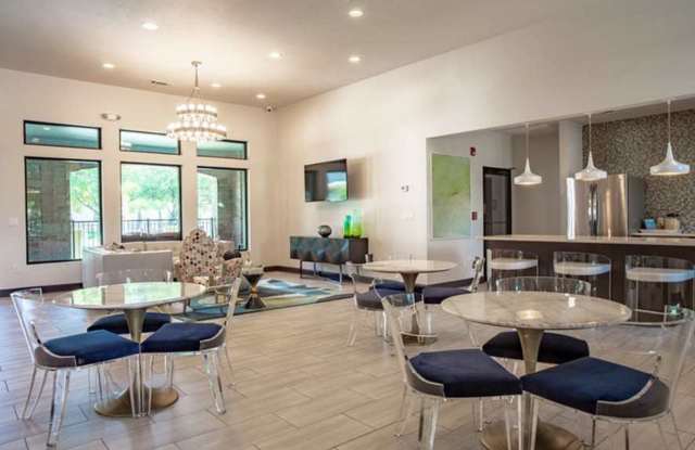1201 Park Apartments Gallery 2
