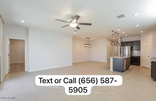 3226 W Pollack Street Gallery 3