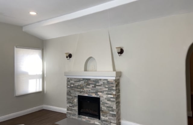 7803 S Hobart Blvd., Unit Main Bedroom Gallery 2