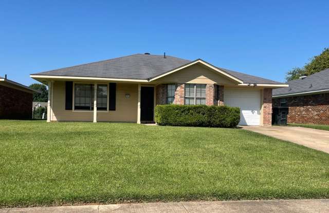 Brookhaven Estates Stockwell Area! Move In Ready! photos photos