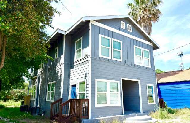 2422 West Commerce Street photos photos