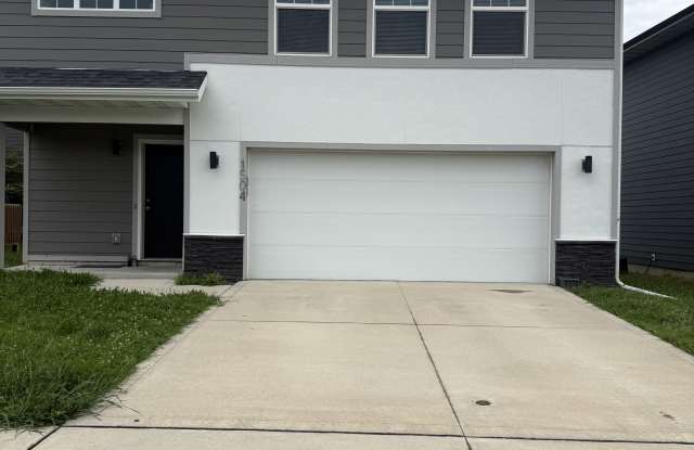 1504 Northeast Polk Drive Gallery 1