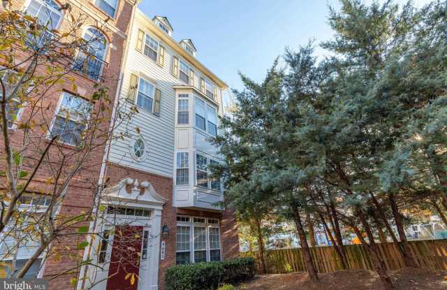 5601 HARRINGTON FALLS LANE - 5601 Harrington Falls Lane, Lincolnia, VA 22312