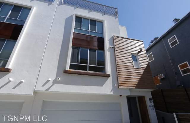 1338 1/2 Douglas St - 1338 1/2 Douglas St, Los Angeles, CA 90026