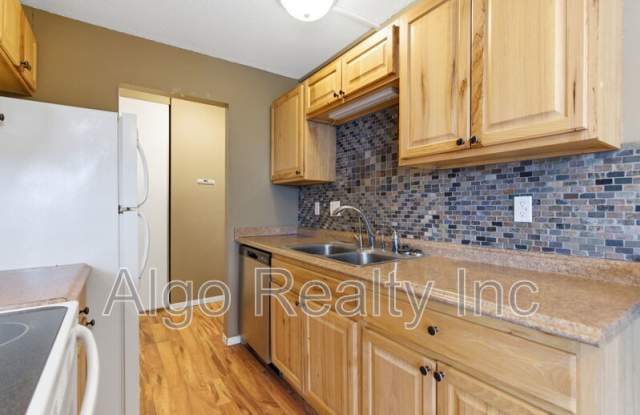 1023 Smetana Road - 6 photos photos