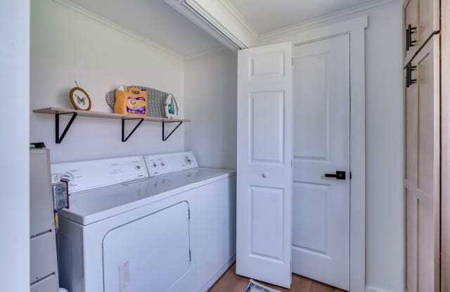 **Furnished Winter Rental** - Sackets Harbor Gallery 4