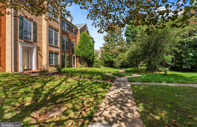 13638 LAVENDER MIST Lane Gallery 3