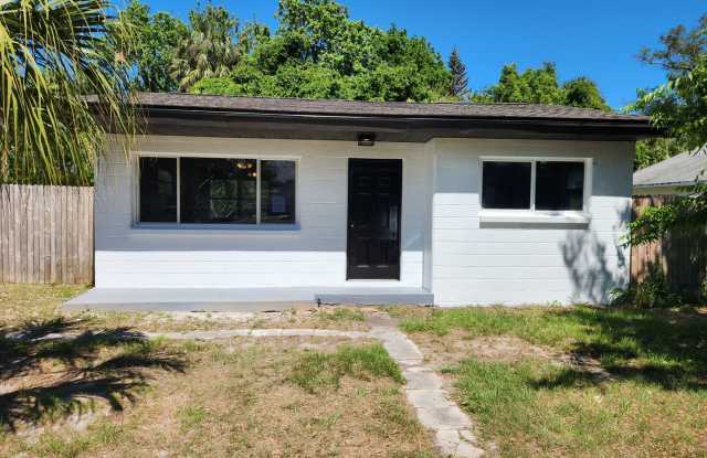 Charming 2 bedroom 1 bathroom Holly Hill home photos photos