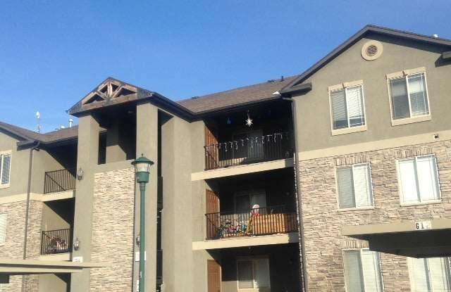Move In Special For Eagle Mountain Condo! photos photos