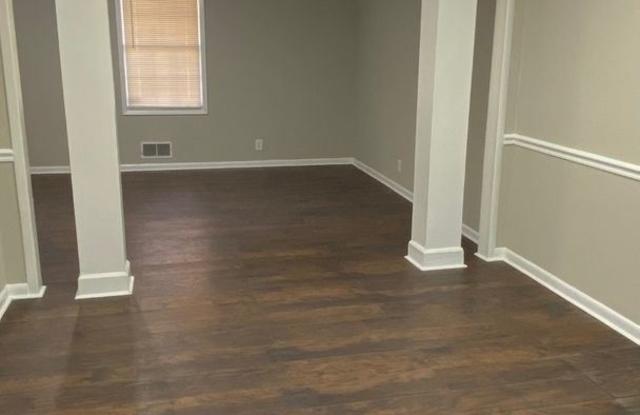 2353 Greenway Drive Gallery 3