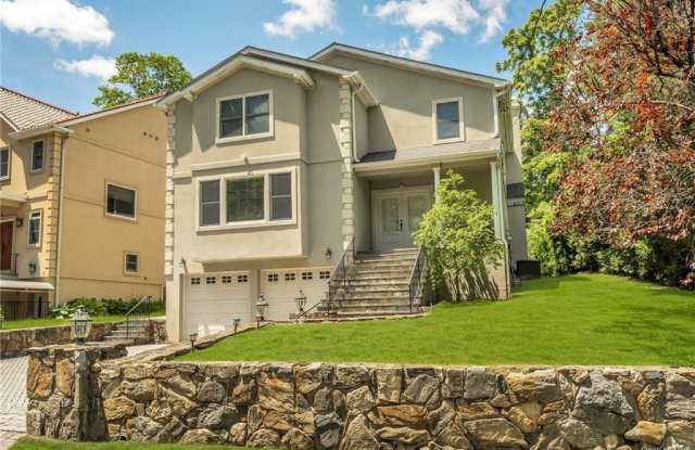 696 Ridgeway Gallery 2