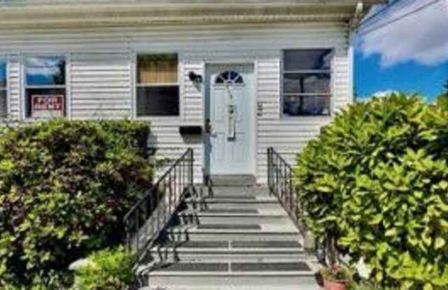 438 SHADELAND AVE #3F Gallery 2