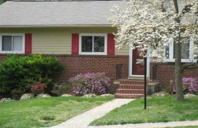 142 CAMBRIDGE ROAD - 142 Cambridge Road, Alexandria, VA 22314